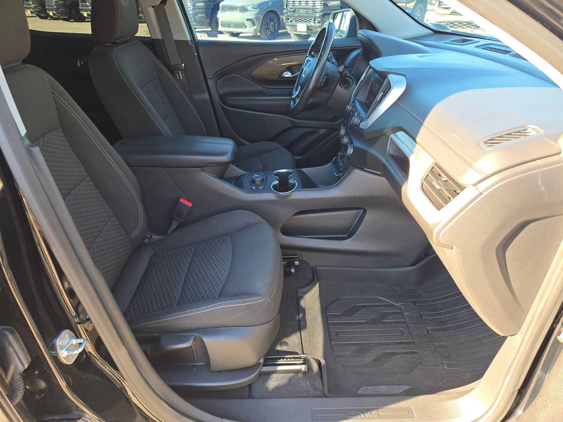 Used 2020 GMC Terrain SLE w/ Driver Convenience Package image 28