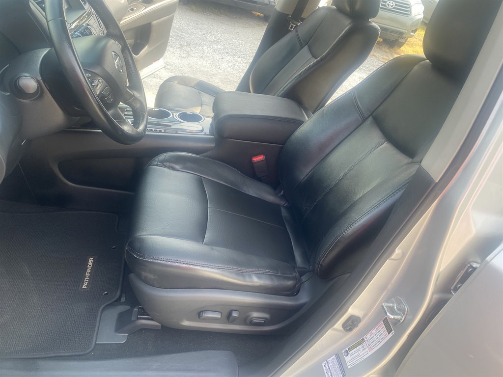 Used 2013 Nissan Pathfinder SL FWD image 13