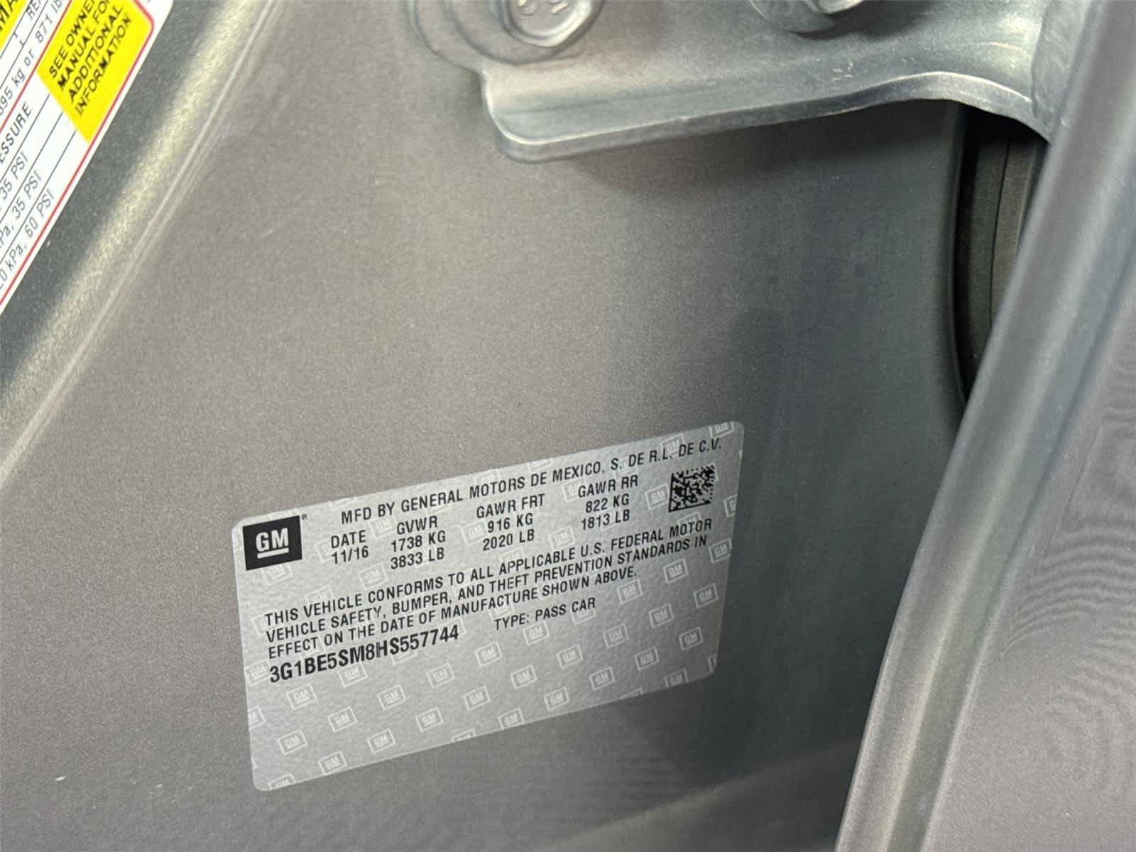 Used 2017 Chevrolet Cruze LT FWD image 30