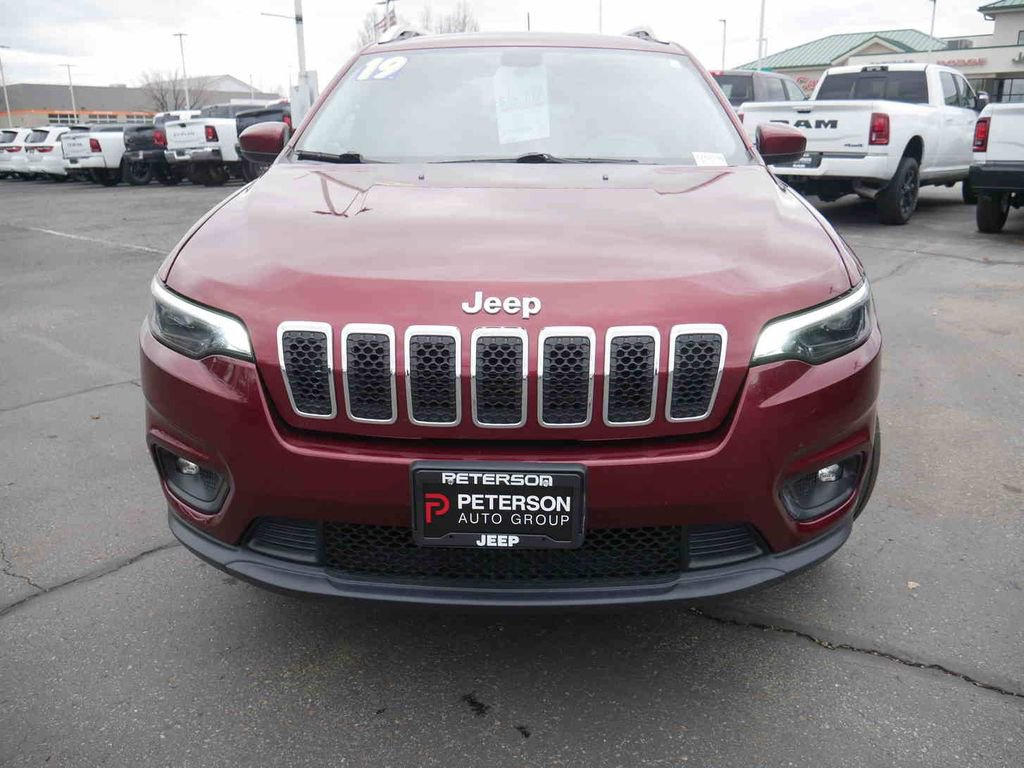 Used 2019 Jeep Cherokee Latitude w/ Popular Appearance Group image 3