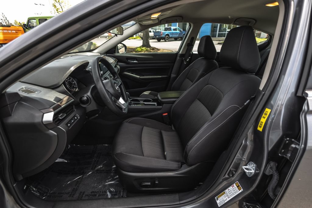 Used 2024 Nissan Altima 2.5 SV FWD image 21