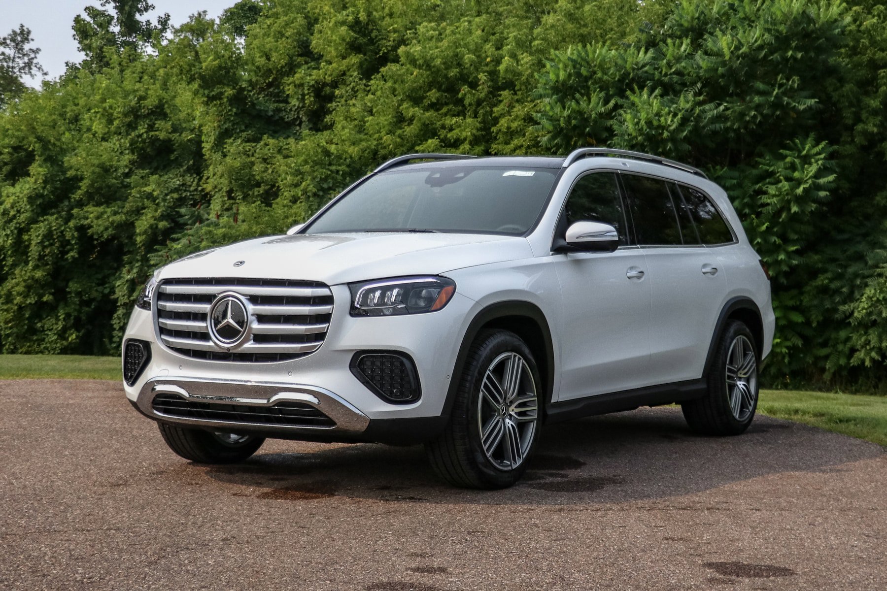 New 2025 Mercedes-Benz GLS 450 4MATIC image 5