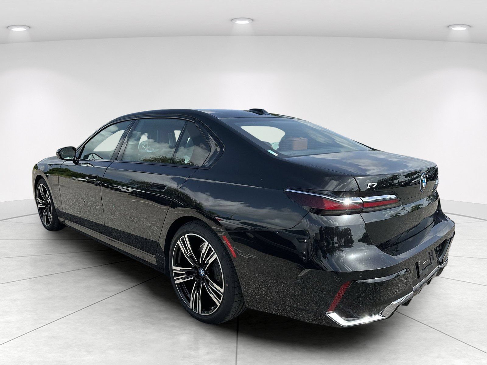 Used 2023 BMW i7 xDrive60 AWD/4WD image 6