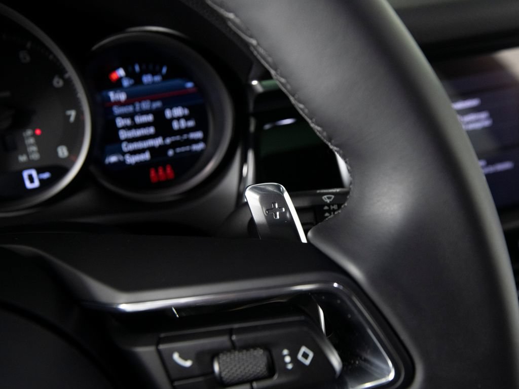 Certified 2026 Porsche Macan AWD/4WD image 23
