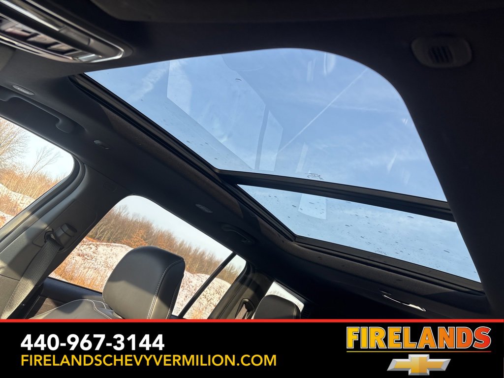 Used 2024 Jeep Grand Cherokee L Limited w/ Black Appearance Package image 5