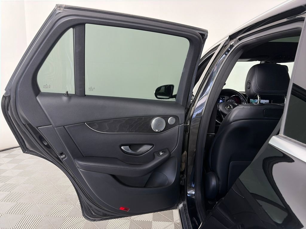 Used 2018 Mercedes-Benz GLC 300 4MATIC image 12