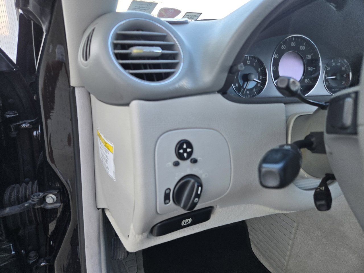 Used 2005 Mercedes-Benz CLK 500 Cabriolet image 28