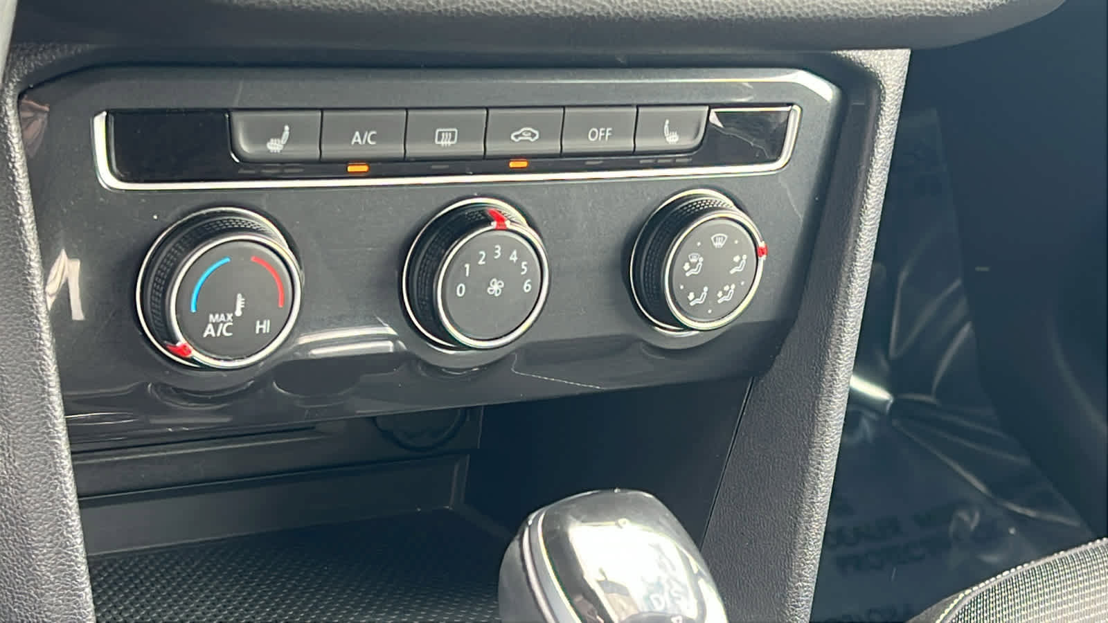 Certified 2022 Volkswagen Tiguan S image 14