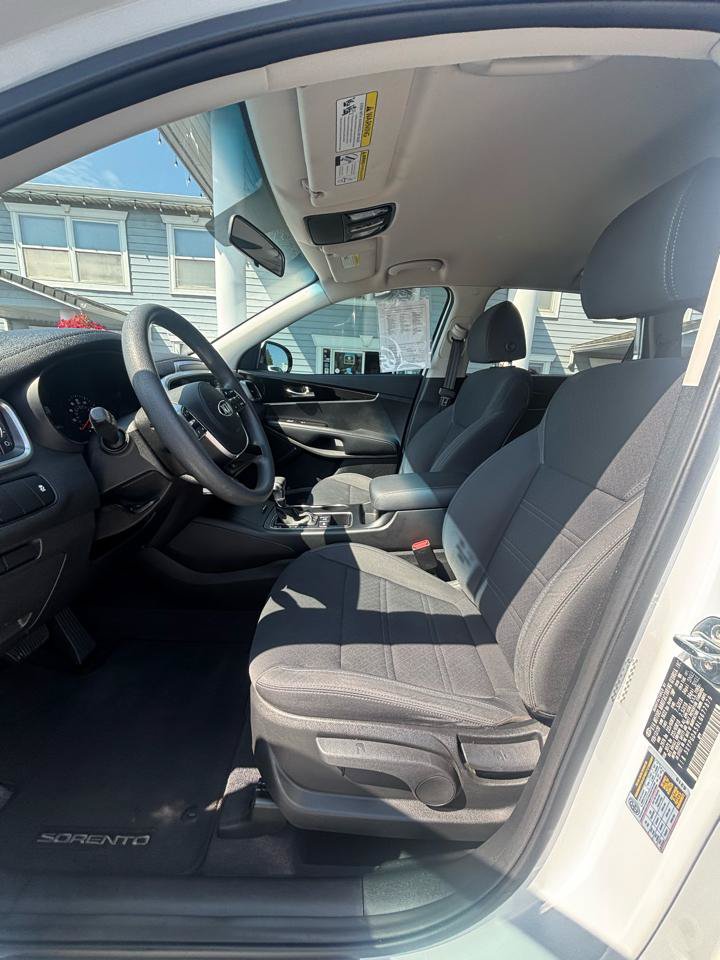 Used 2020 Kia Sorento AWD V6 image 9