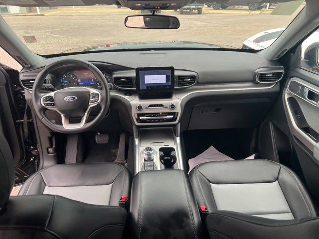 Used 2023 Ford Explorer XLT w/ Equipment Group 202A image 10