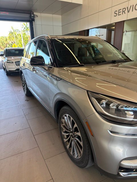 Certified 2024 Lincoln Aviator 2WD w/ Premium Package image 3