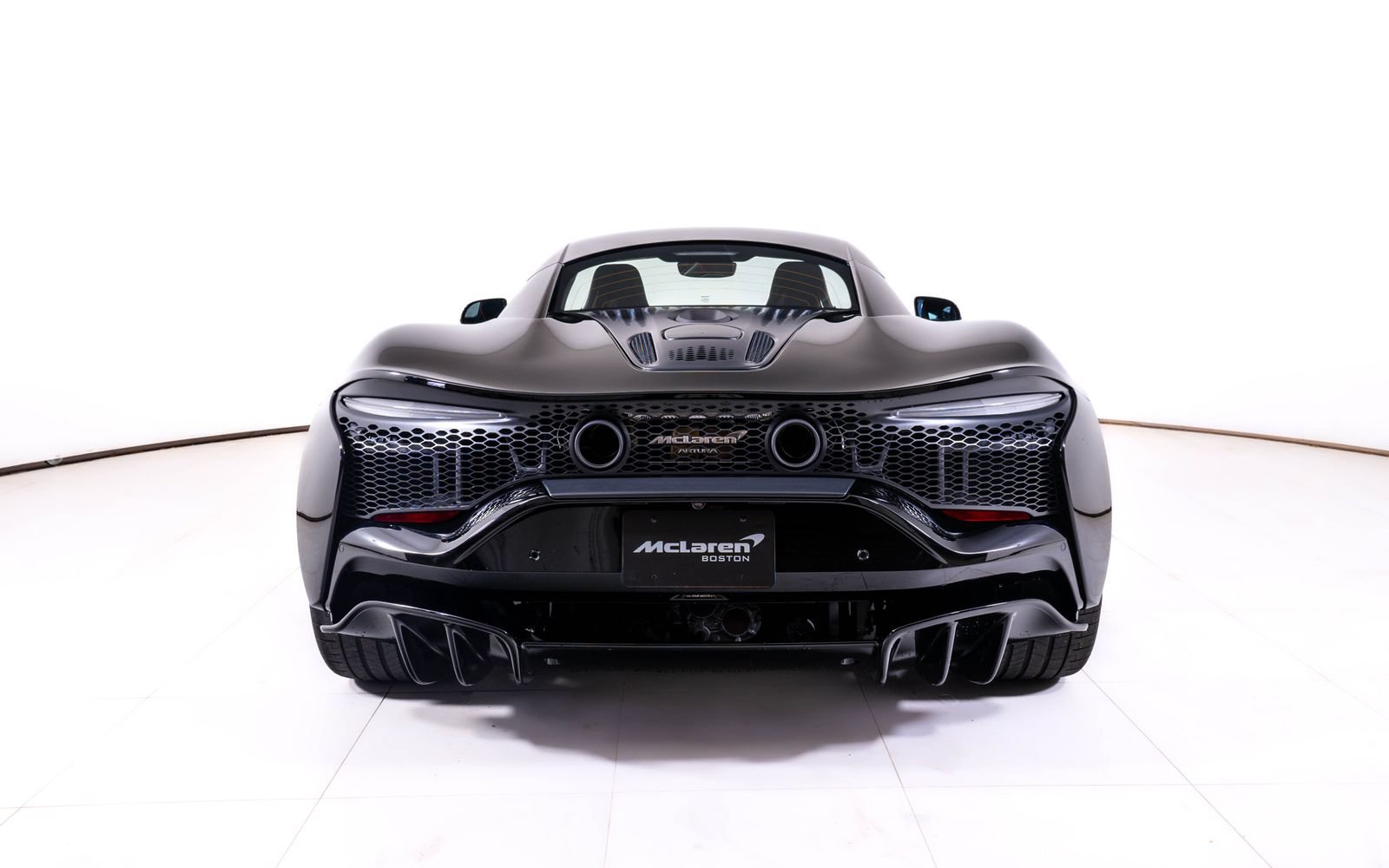 New 2026 McLaren Artura RWD image 4