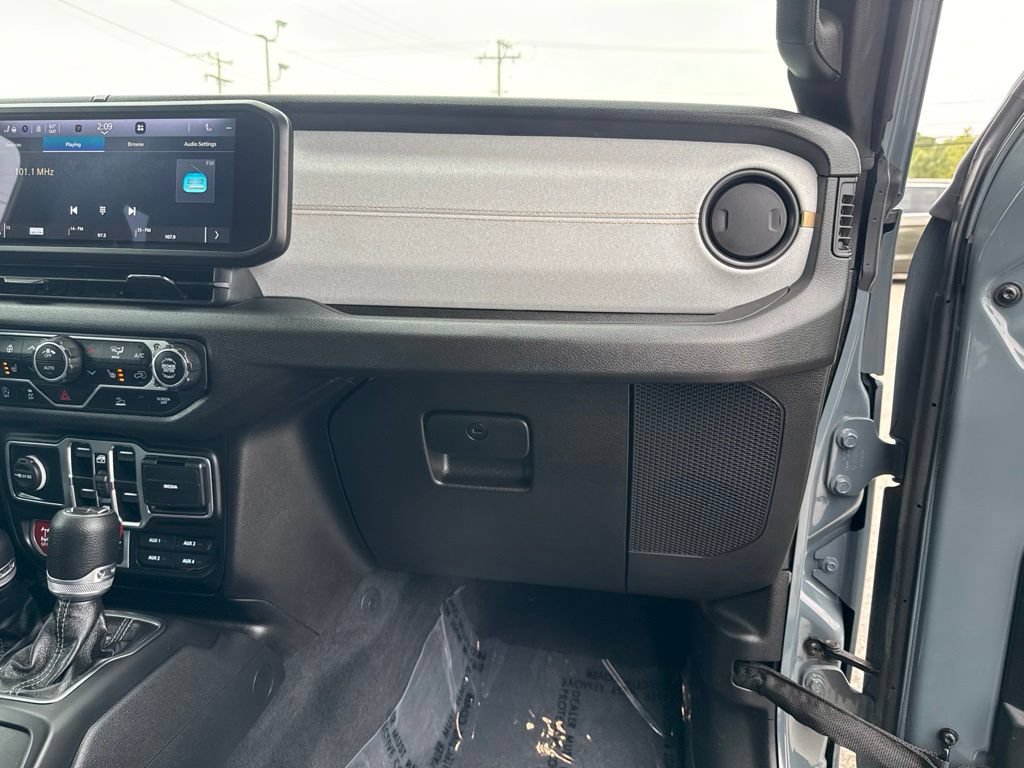 Certified 2025 Jeep Gladiator Overland AWD/4WD image 26