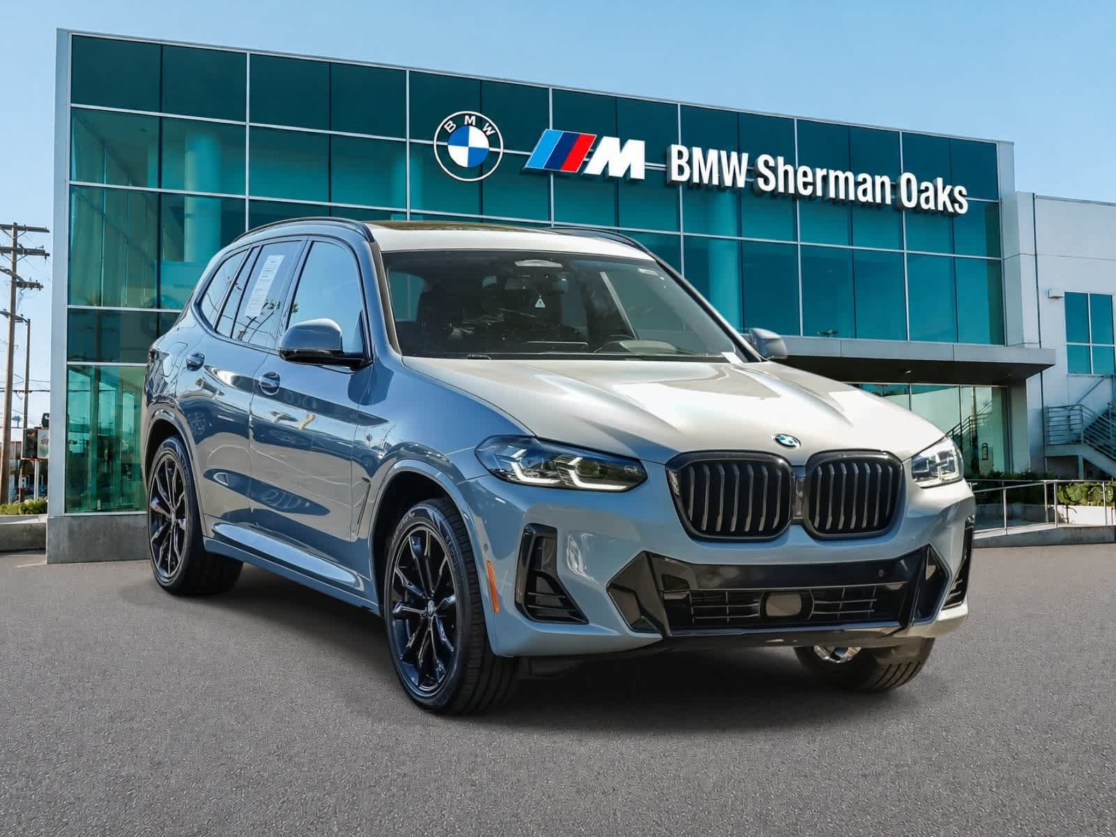 Used 2024 BMW X3 xDrive30i w/ Premium Package AWD/4WD image 3