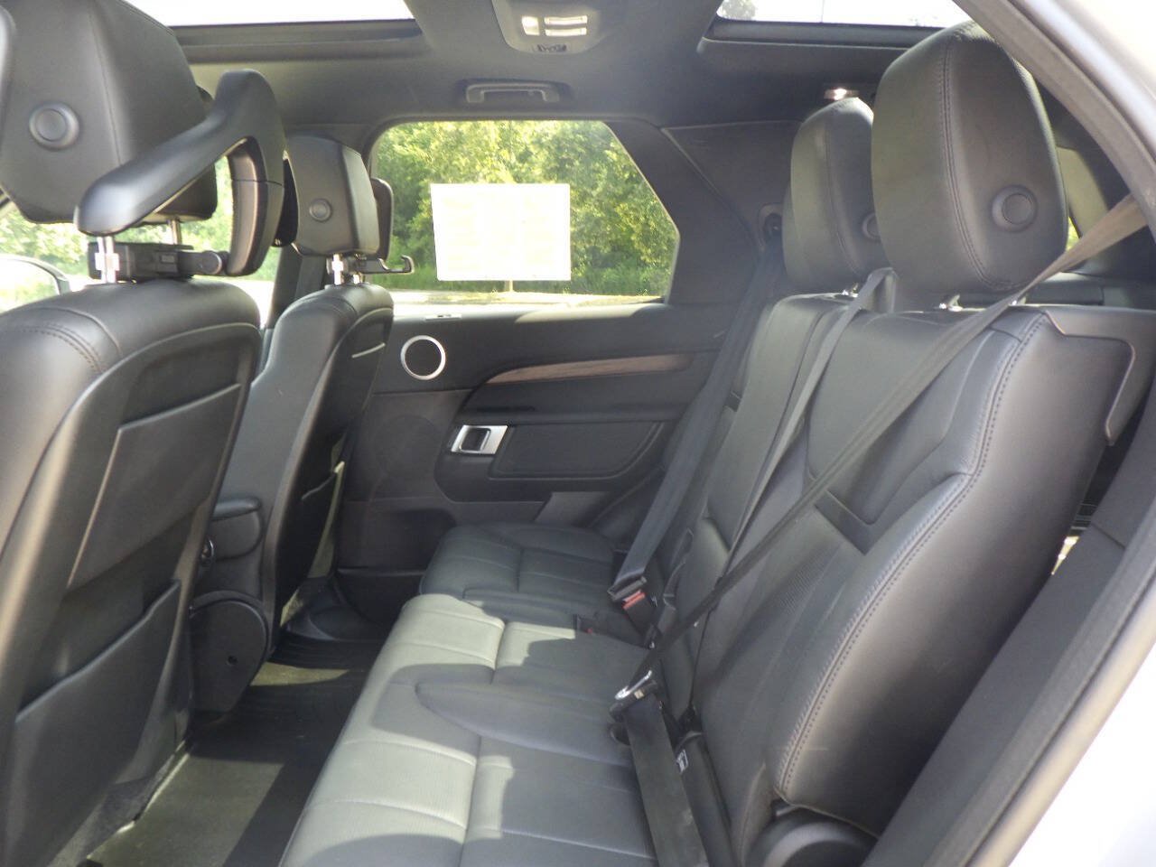 Used 2019 Land Rover Discovery HSE AWD/4WD image 13
