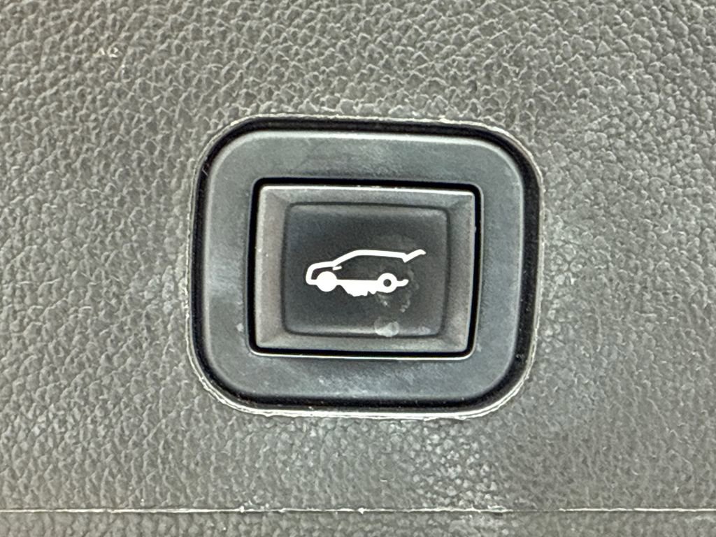 Used 2016 Cadillac SRX Luxury FWD image 8