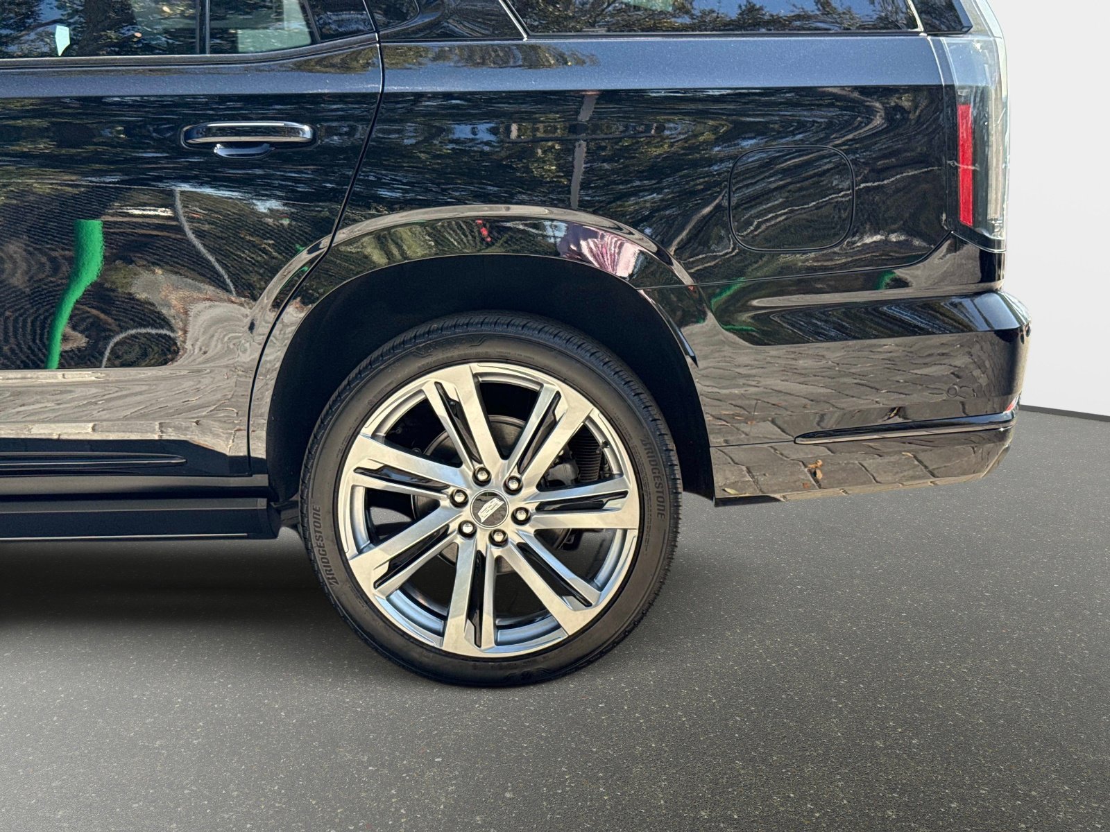 Used 2026 Cadillac Escalade Platinum Sport image 14