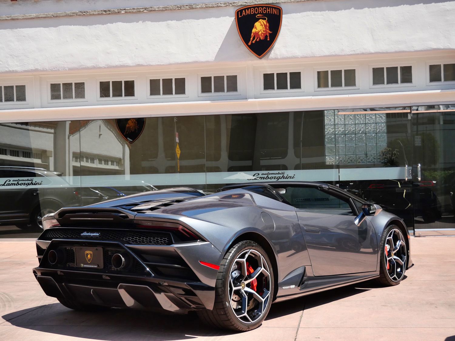 Used 2021 Lamborghini Huracan EVO image 4