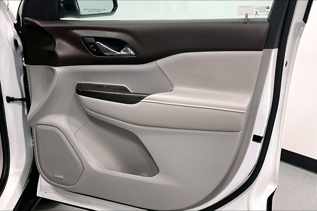 Used 2018 GMC Acadia SLT FWD image 17