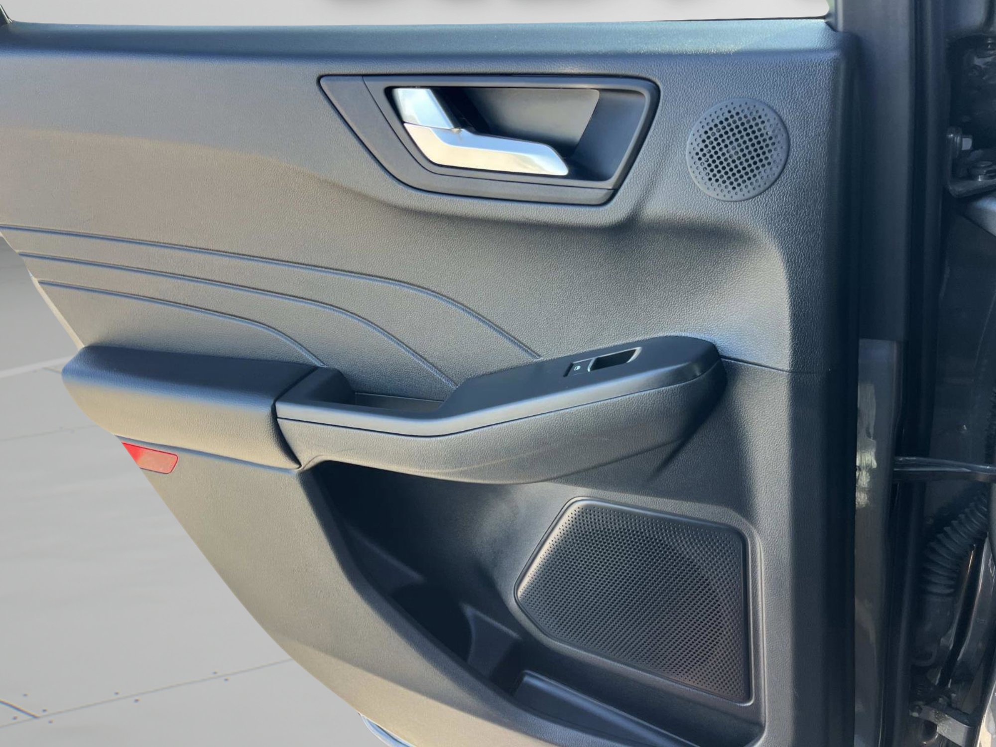 Used 2022 Ford Escape SEL w/ SEL Stealth AWD Package image 18