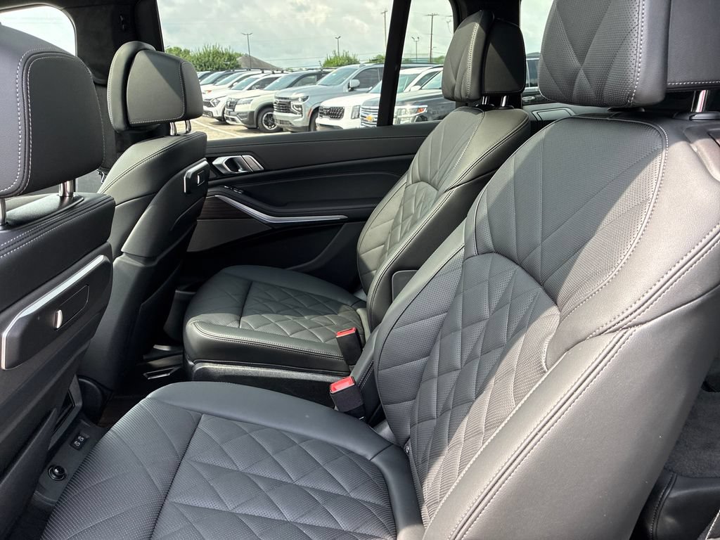Used 2026 BMW X7 xDrive40i AWD/4WD image 19