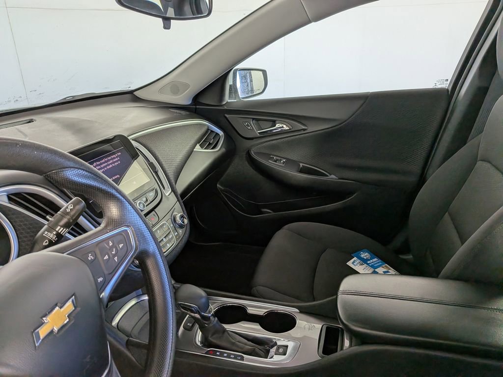 Used 2024 Chevrolet Malibu LT image 27