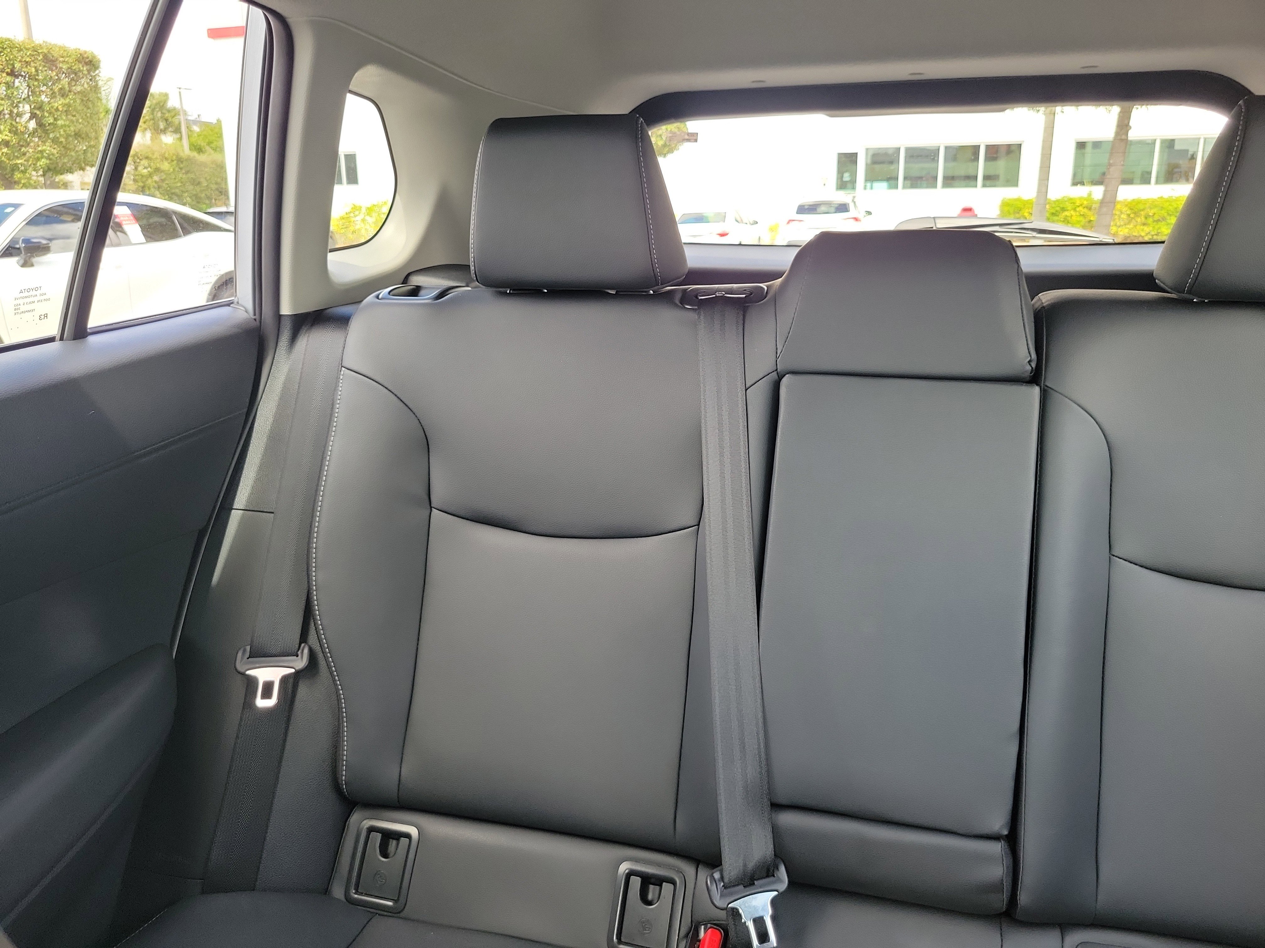 Used 2025 Toyota Corolla Cross XLE w/ Convenience Package image 20