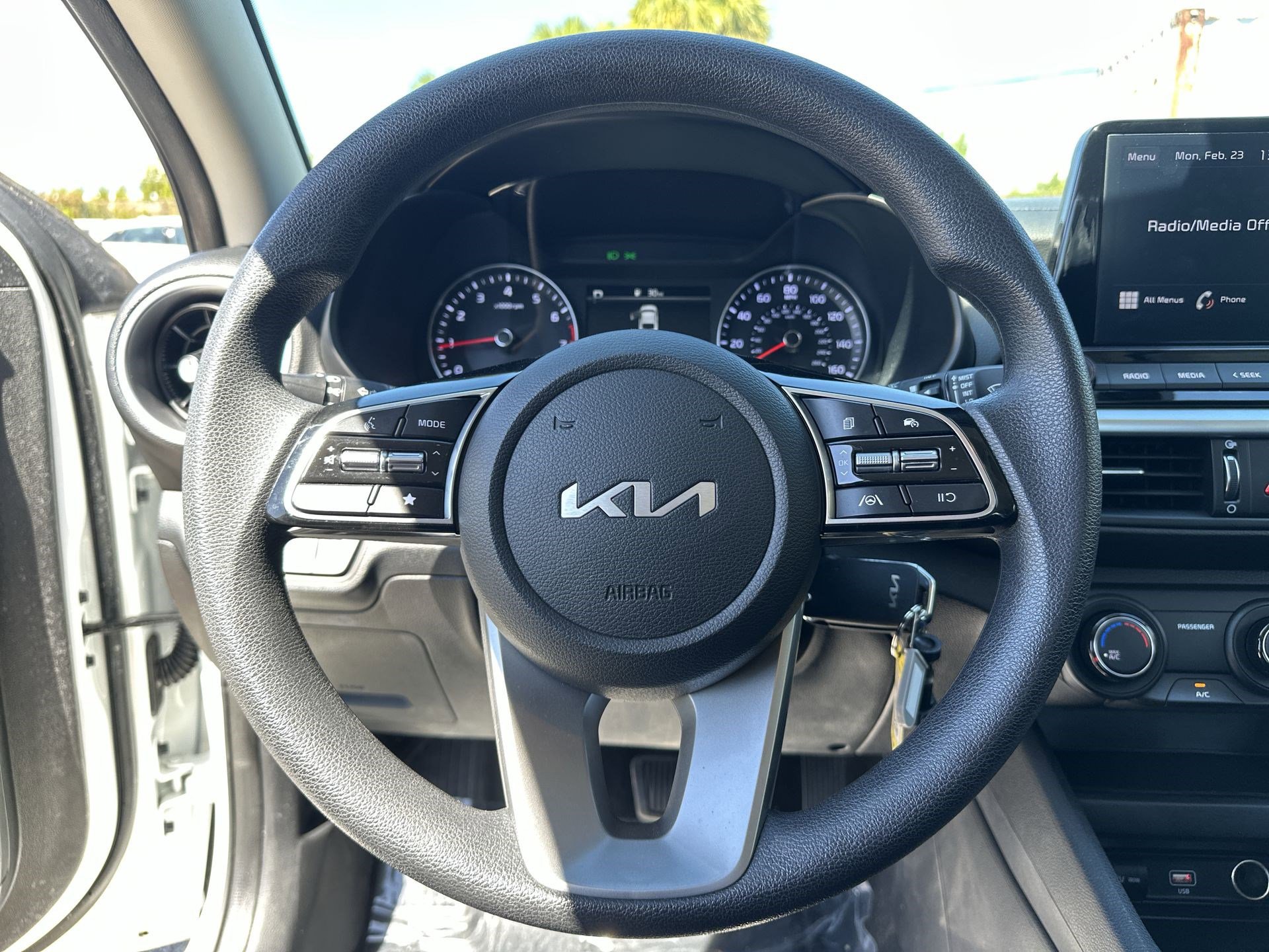 Used 2023 Kia Forte LXS w/ LXS Technology Package image 11