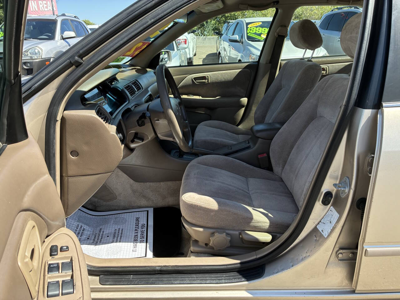 Used 1998 Toyota Camry LE FWD image 3
