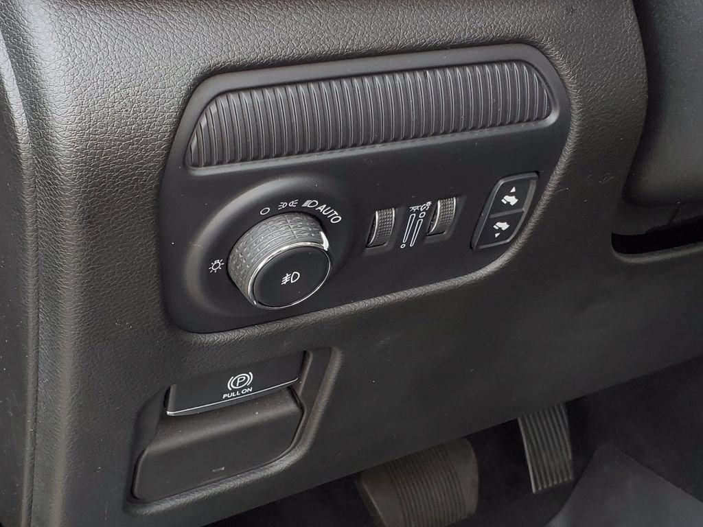 Used 2024 Jeep Wagoneer L Series III w/ Premium Group I AWD/4WD image 12