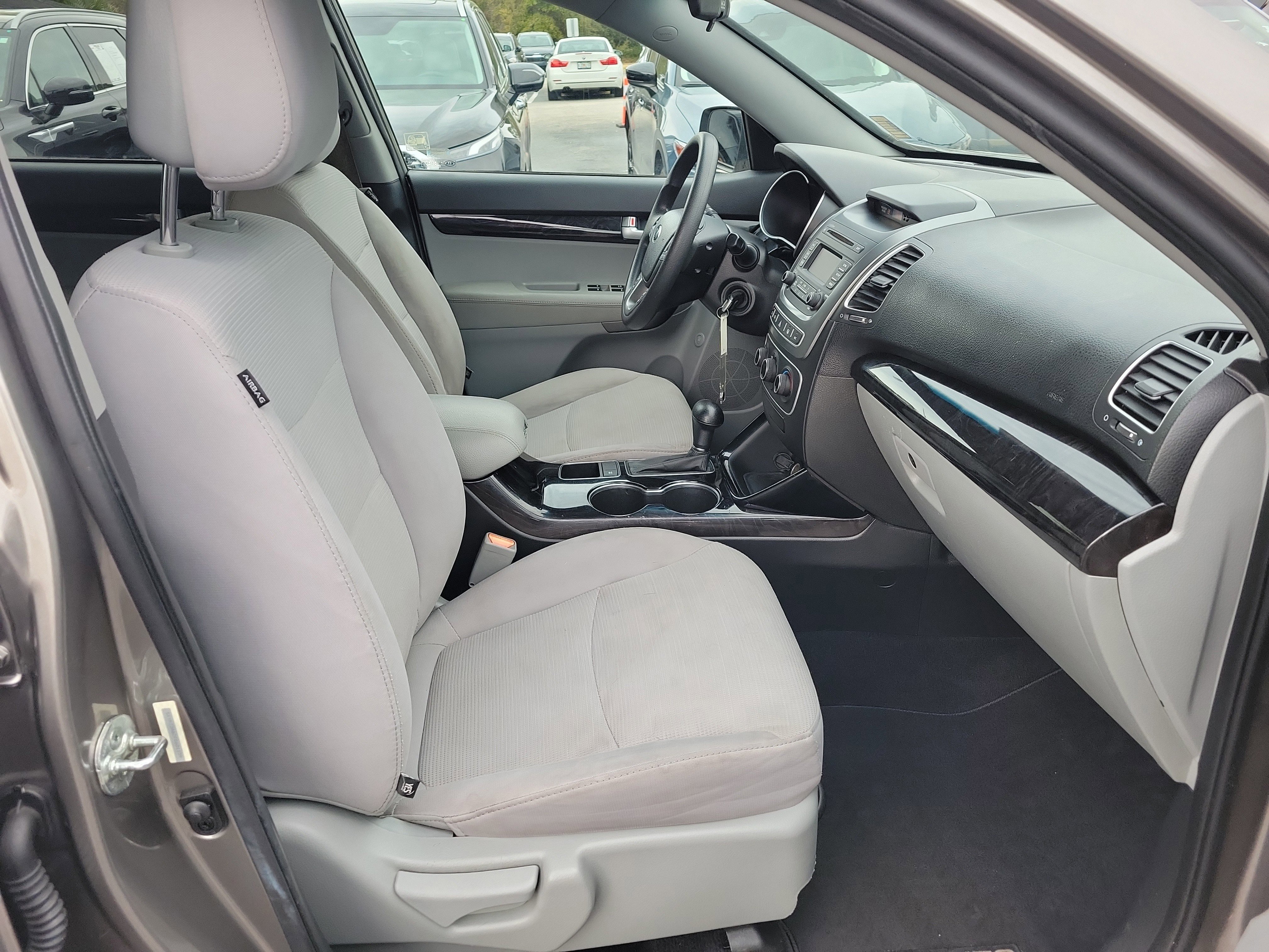 Used 2015 Kia Sorento LX image 7