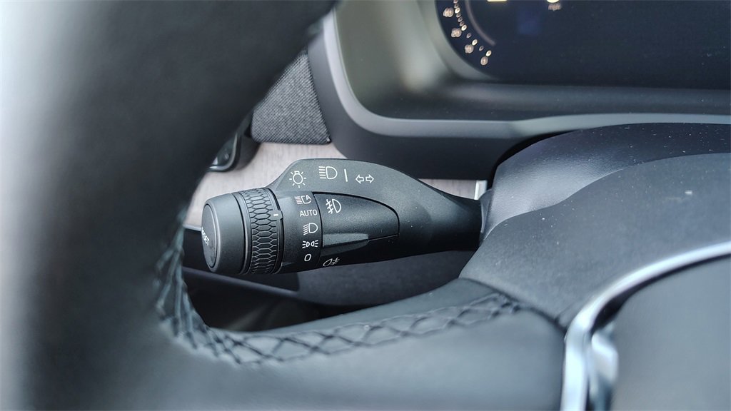 New 2026 Volvo XC90 B6 Ultra image 18