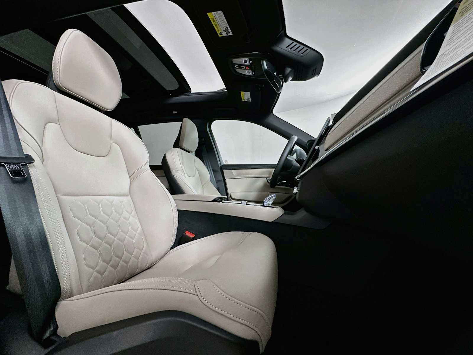 New 2026 Volvo XC90 B5 Plus AWD/4WD image 27