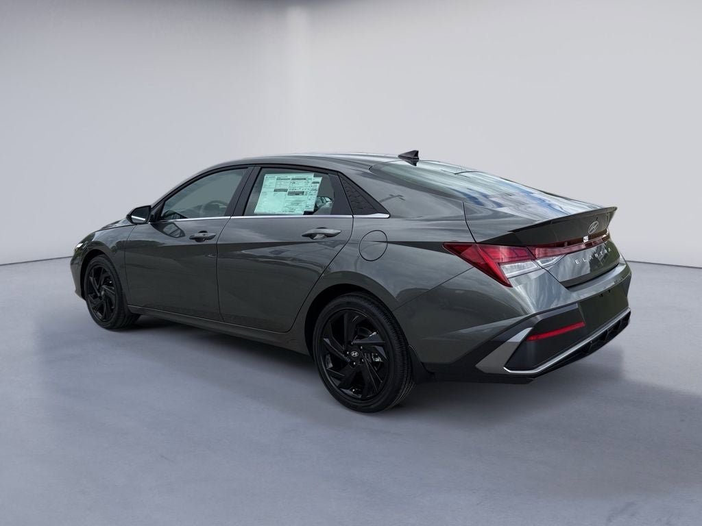 New 2026 Hyundai Elantra SEL Sport FWD image 3