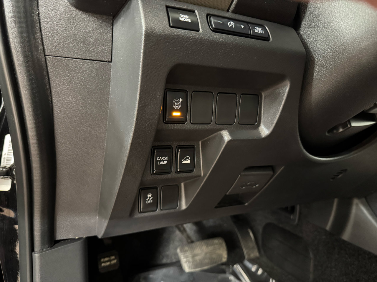 Used 2022 Nissan Frontier SV w/ Technology Package image 17