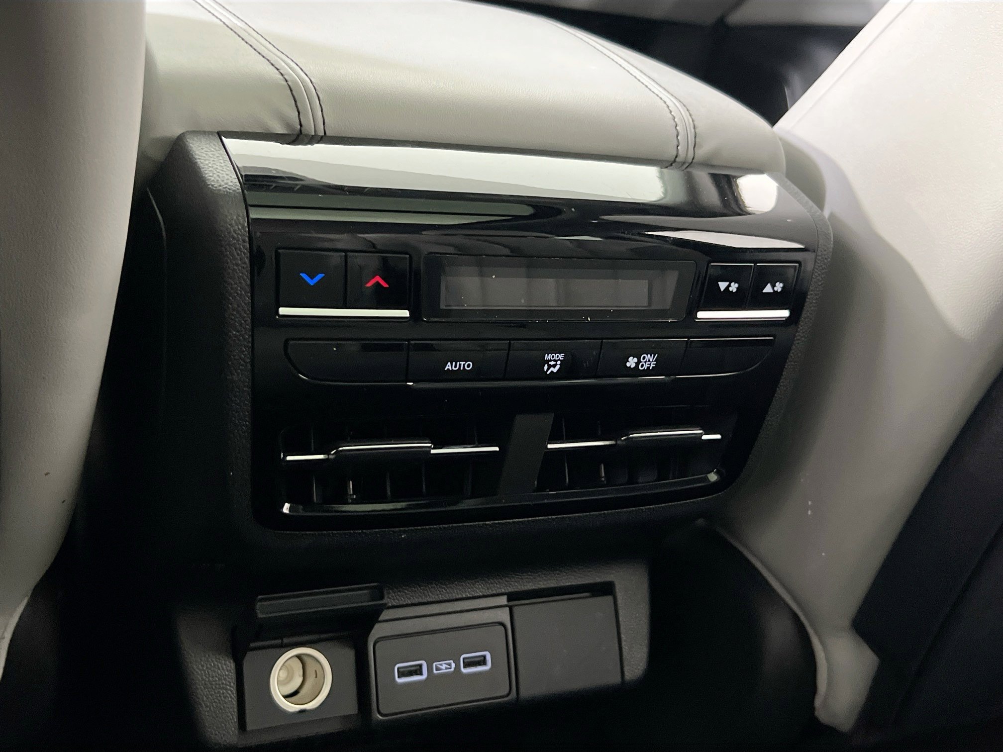 Used 2023 Acura MDX SH-AWD w/ Technology Package image 27