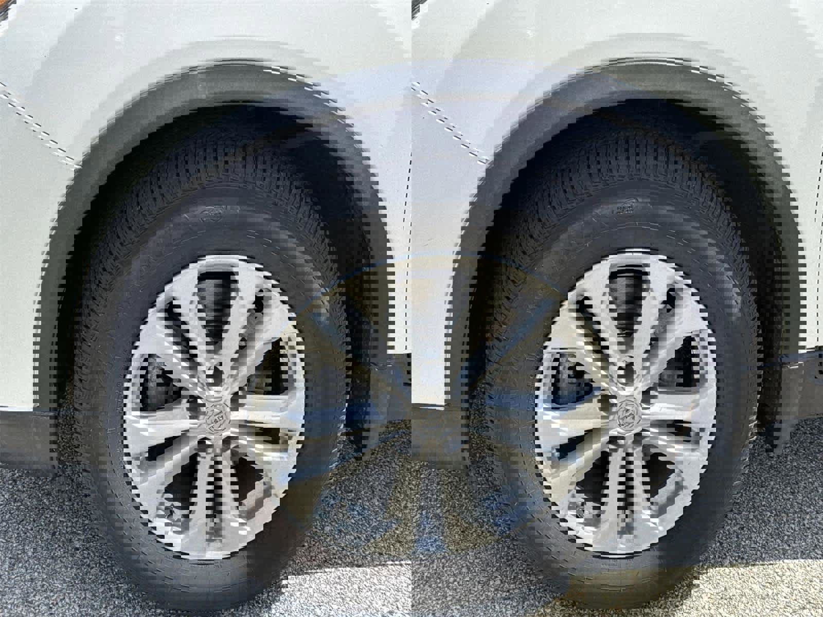 Used 2014 Nissan Rogue SV w/ SV Premium Package FWD image 10