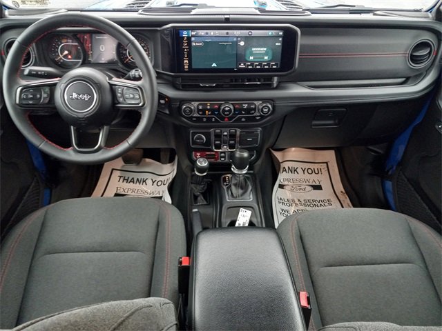 Used 2024 Jeep Wrangler Unlimited Rubicon w/ XTREMEE 35" Tire Package image 14