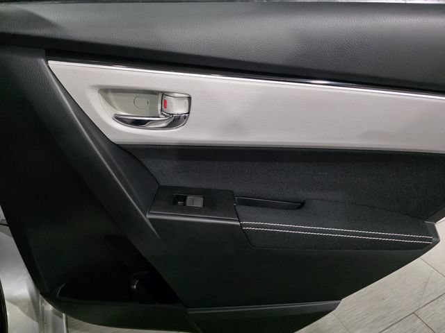 Used 2017 Toyota Corolla LE w/ Carpet Mat Package (TMS) FWD image 12