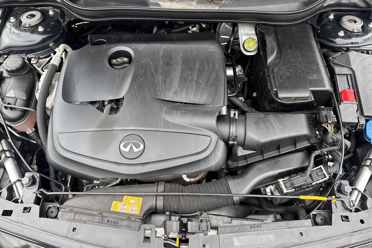 Used 2017 INFINITI QX30 Premium w/ Technology Package image 25