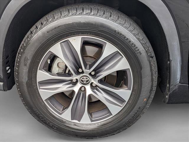 Used 2022 Toyota Highlander XLE image 26