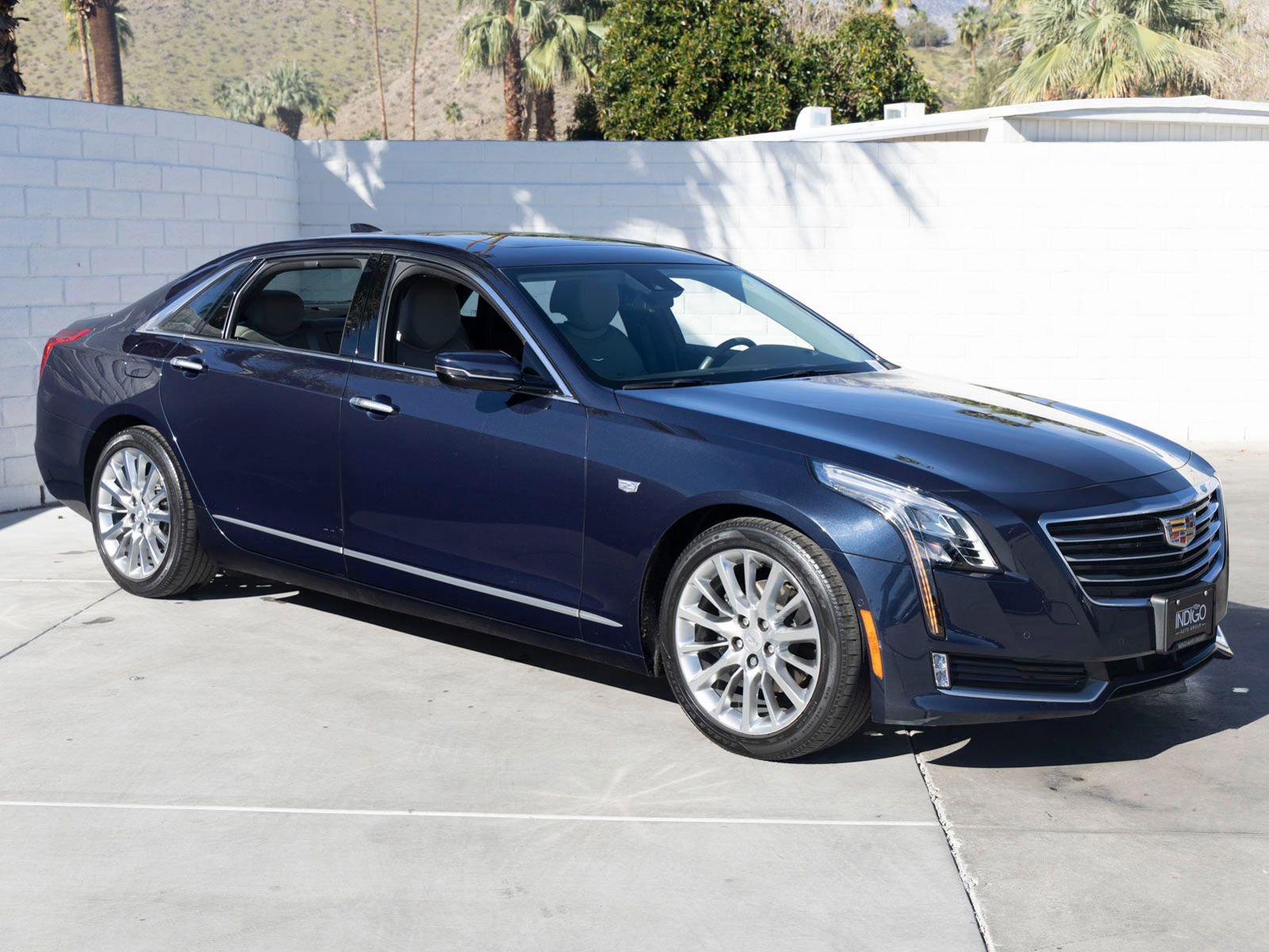 Used 2016 Cadillac CT6 Luxury image 2