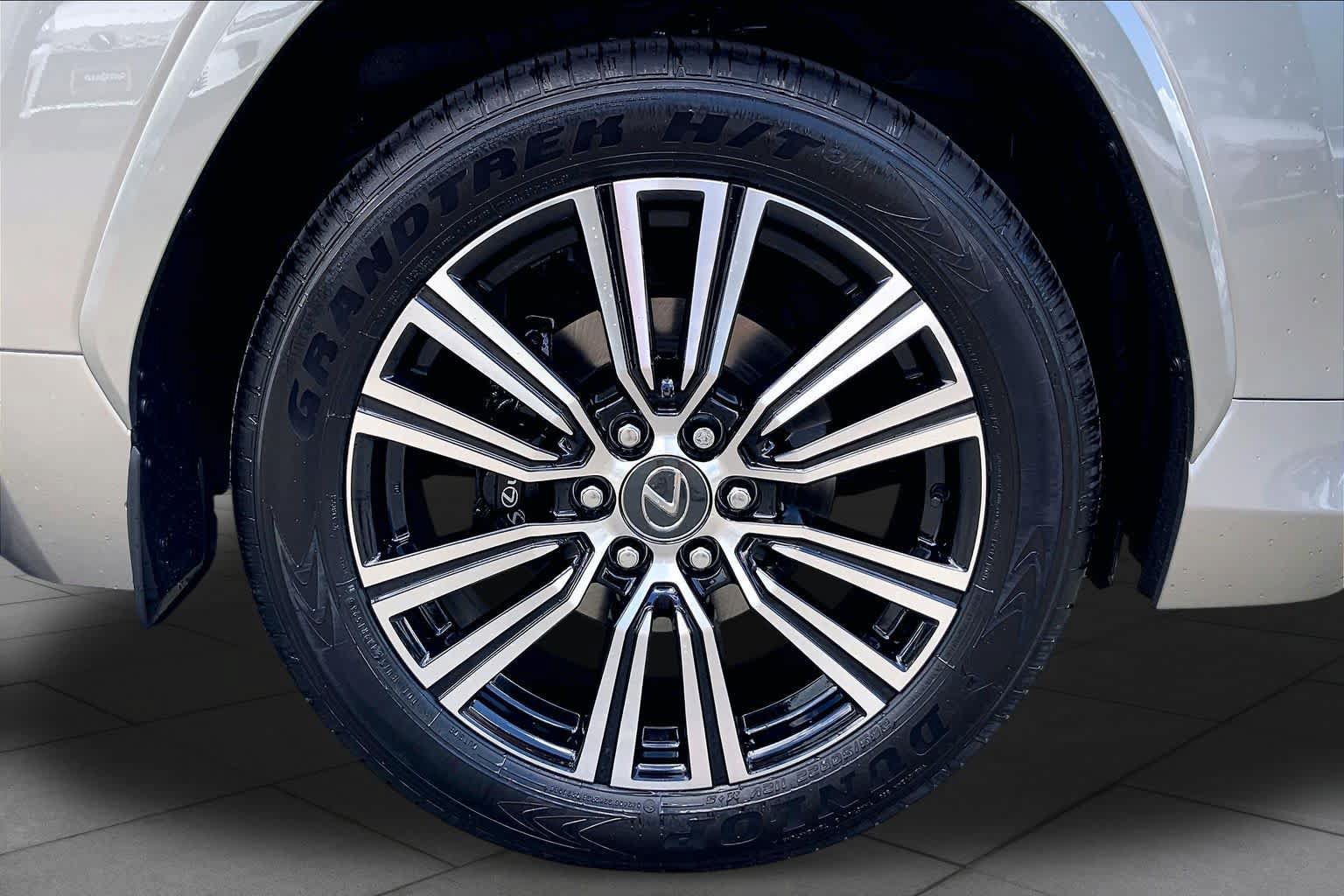 New 2026 Lexus LX 600 4WD w/ Luxury Package image 11