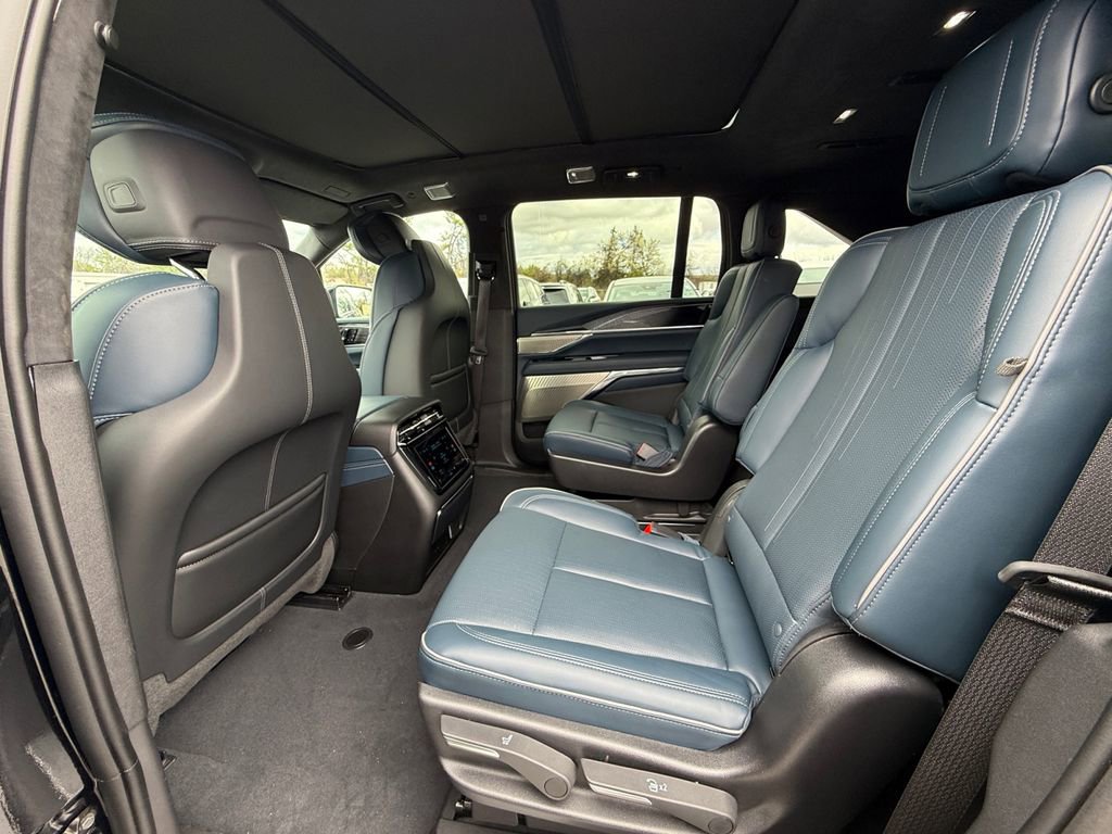 Used 2025 Cadillac Escalade IQ Sport 2 image 26