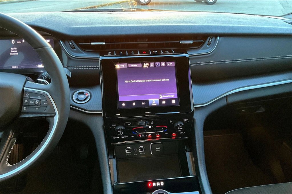 Used 2025 Jeep Grand Cherokee L Altitude image 6