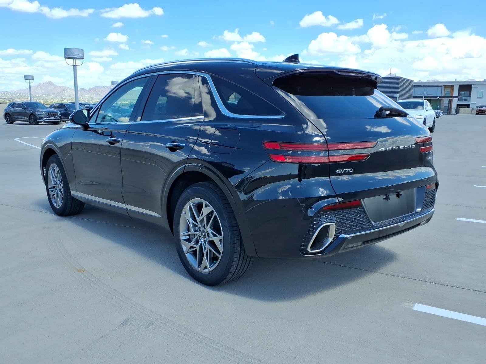 Used 2024 Genesis GV70 2.5T AWD/4WD image 4