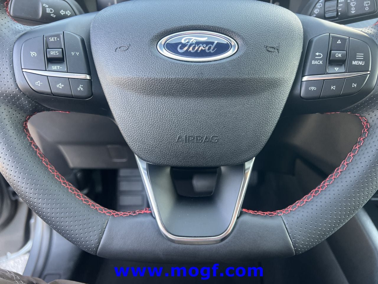 Certified 2025 Ford Escape ST-Line FWD image 12