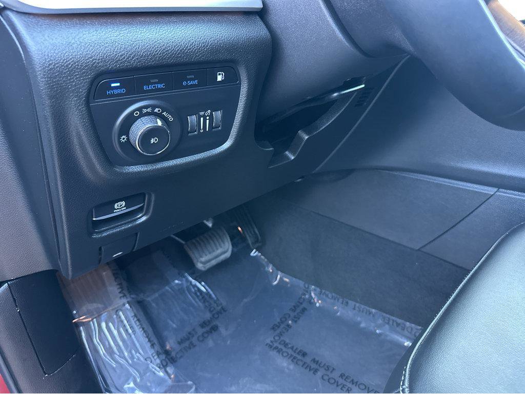 Used 2023 Jeep Grand Cherokee 4WD 4xe image 33