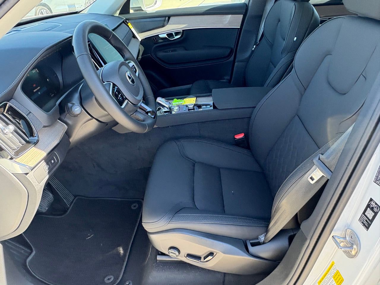 New 2026 Volvo XC90 T8 Plus w/ Protection Package Premier image 19