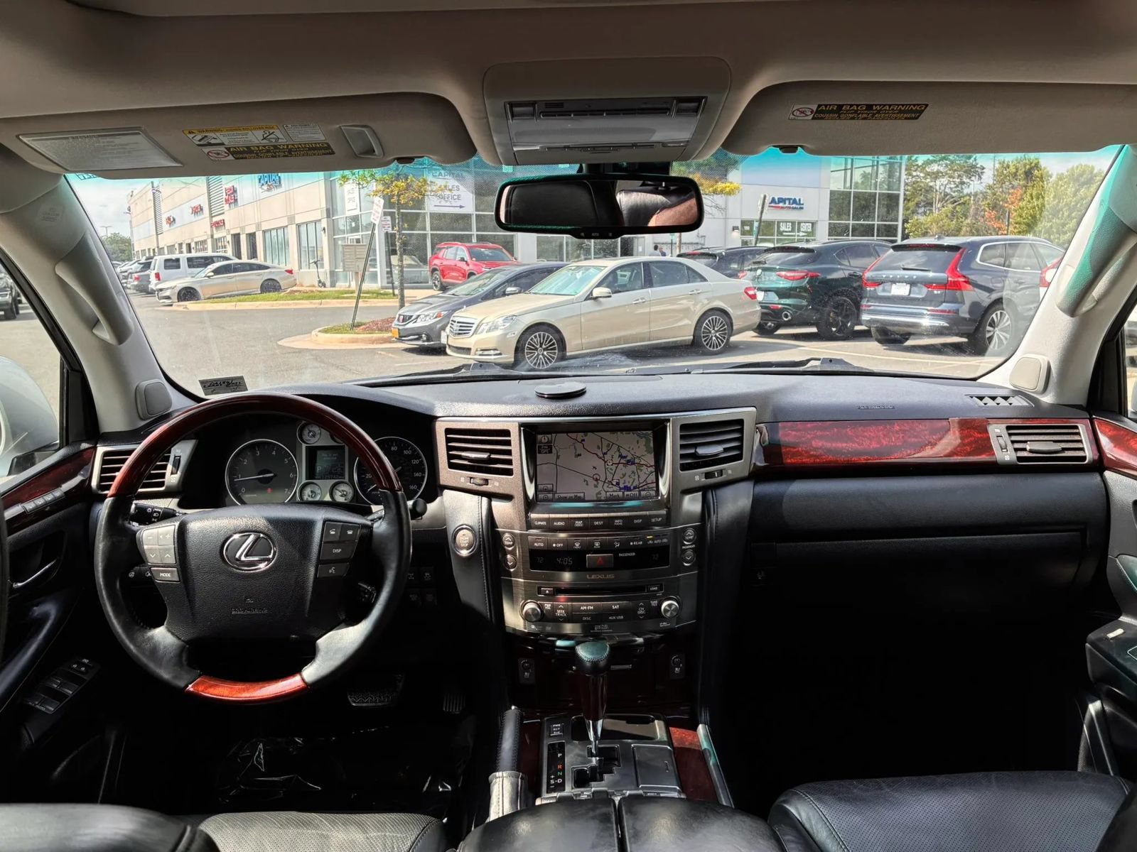 Used 2011 Lexus LX 570 4WD w/ Luxury Pkg image 16